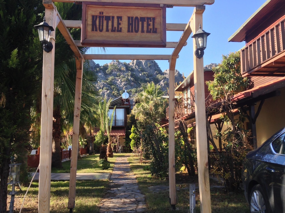 Kutle Hotel 27/40