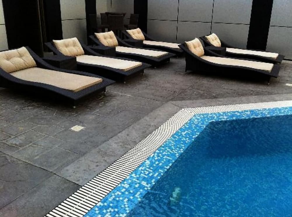 Check Inn Hotel Abuja 14/35
