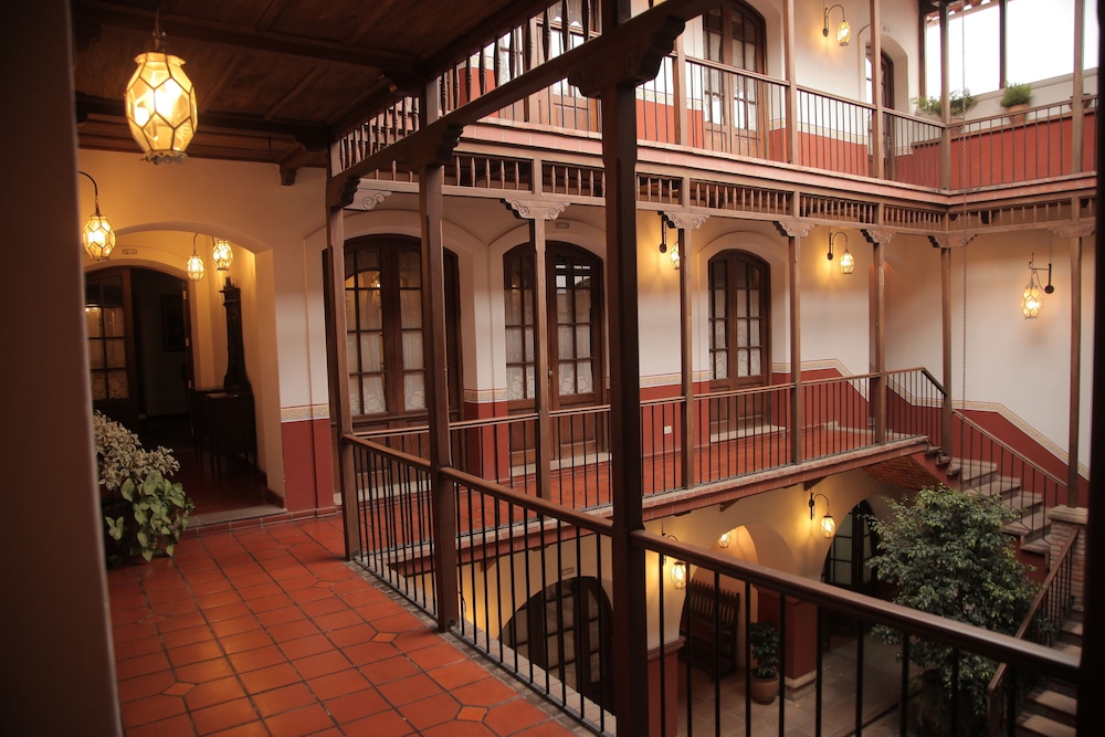 Parador Santa Maria La Real 3/36