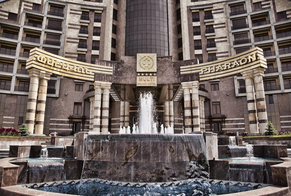 Multi Grand Hotel 59/68