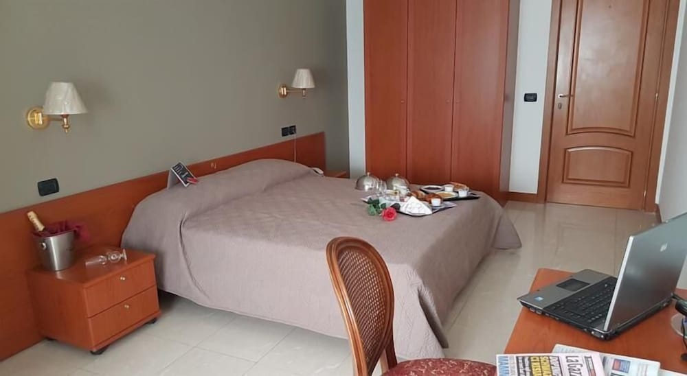 Hotel Joy 16/50