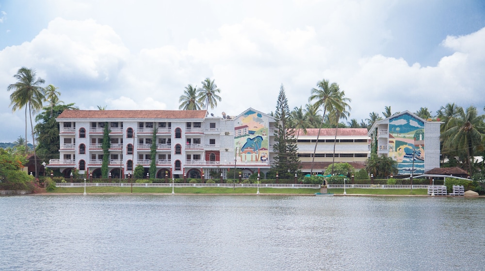 Resort Marinha Dourada 45/50
