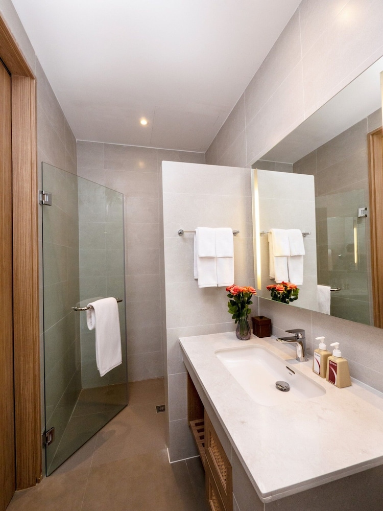 Absolute Sanctuary Hotel 45/47