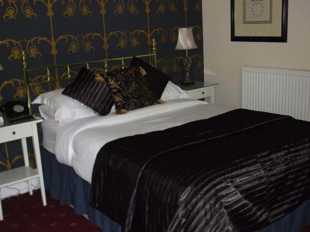 The Ascott 15/50