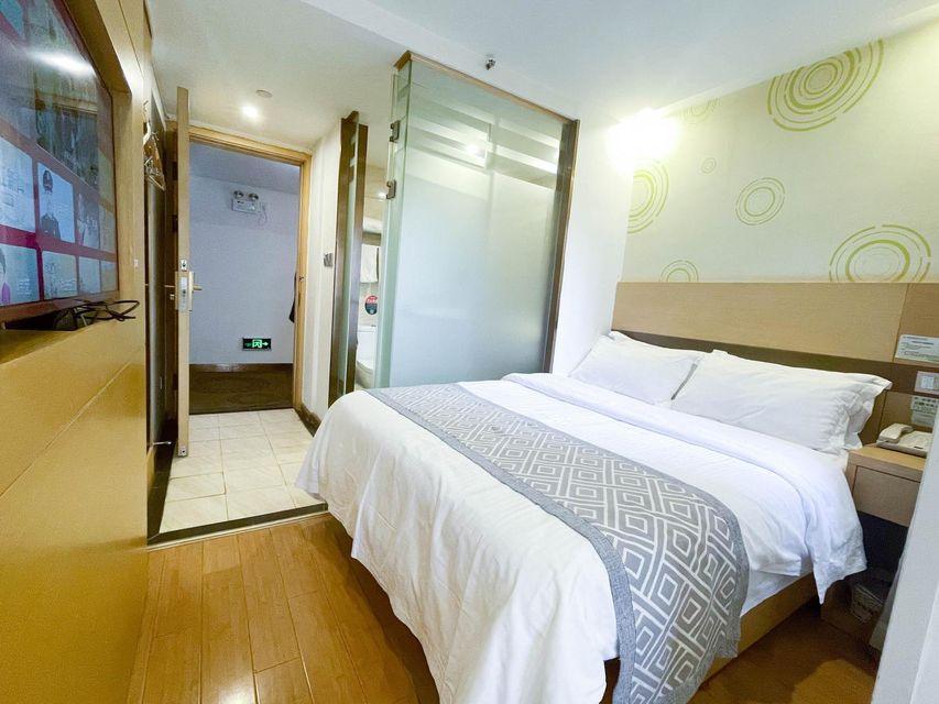Feature, Double Bed