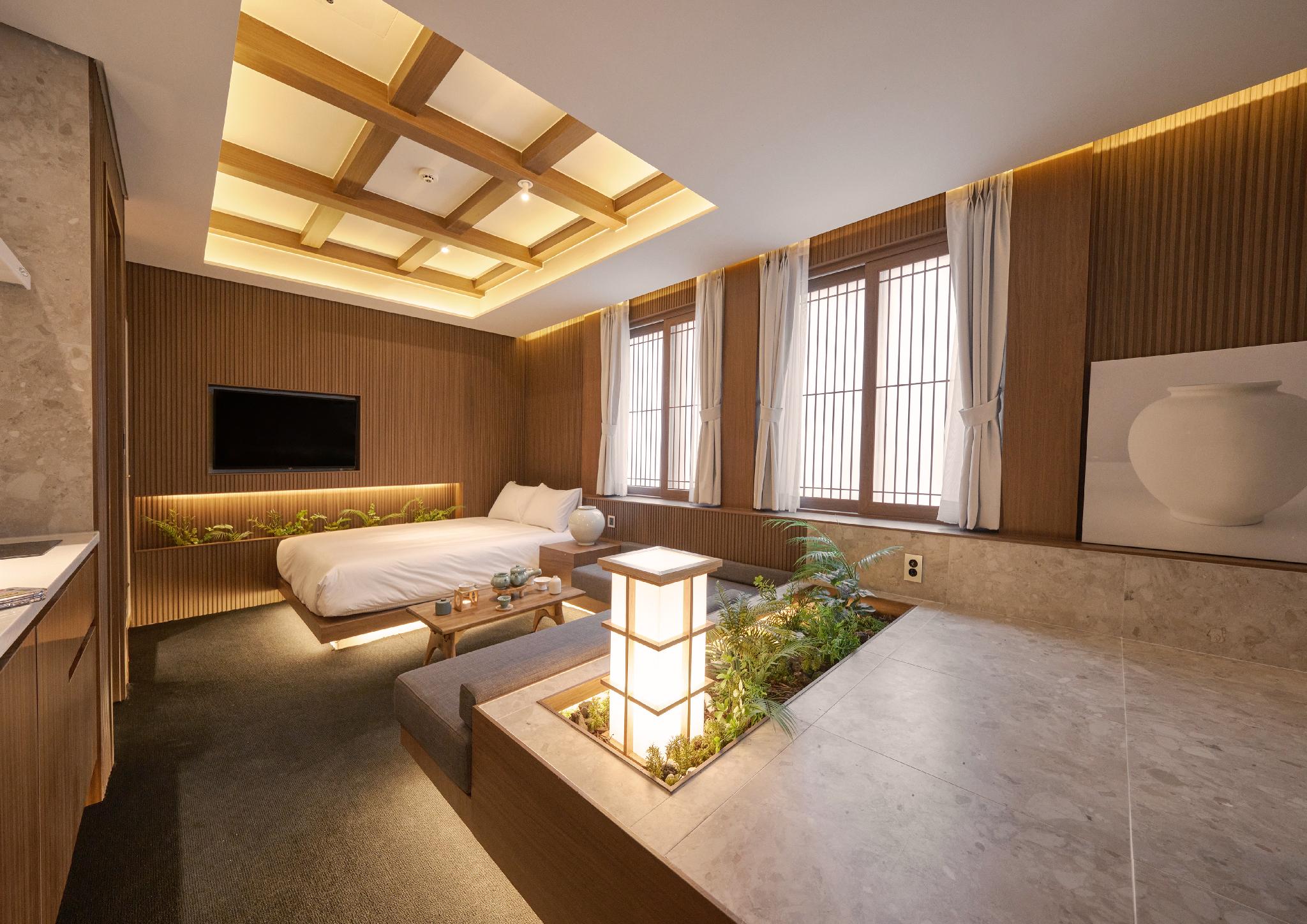 Select, Forest, Spa, Queen Bed, Annex