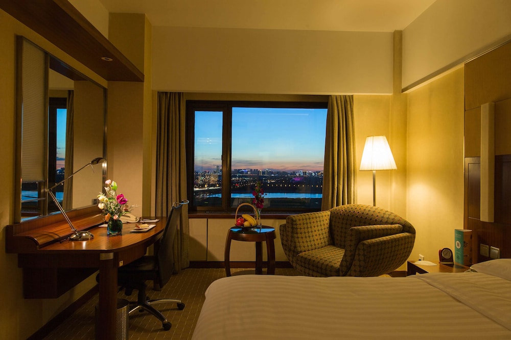 Shangri La Harbin 50/69
