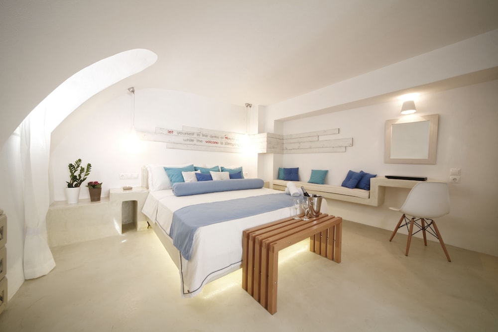 Chroma Suites 8/33