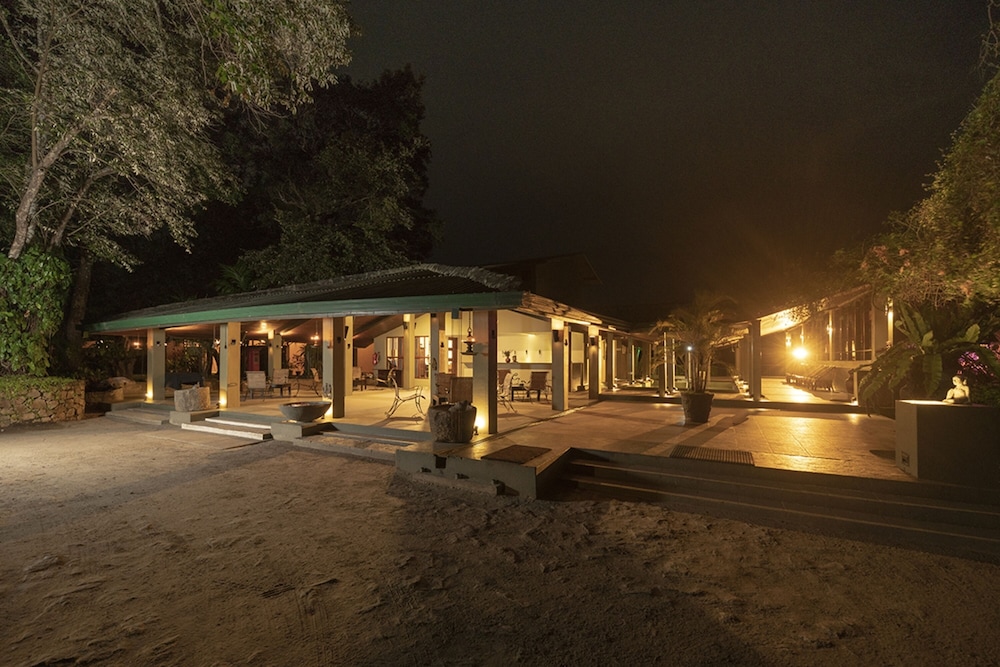 Giritale Hotel in Giritale