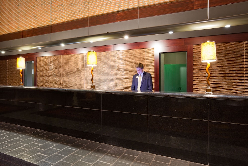 Lobby at Crowne Plaza Minneapolis West, PLYMOUTH - MN