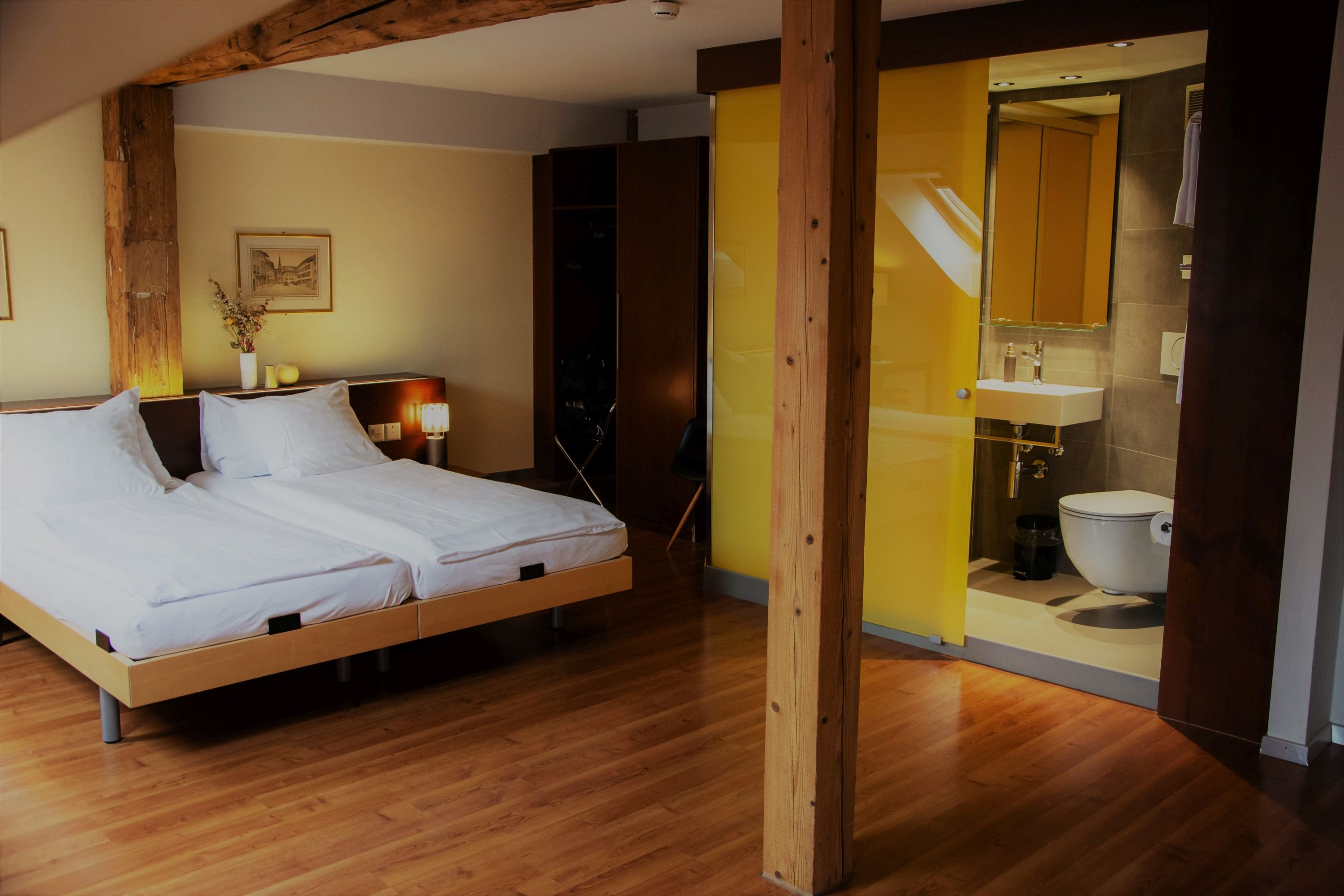 Hotel Restaurant Goldener Schlussel Bern 23/71