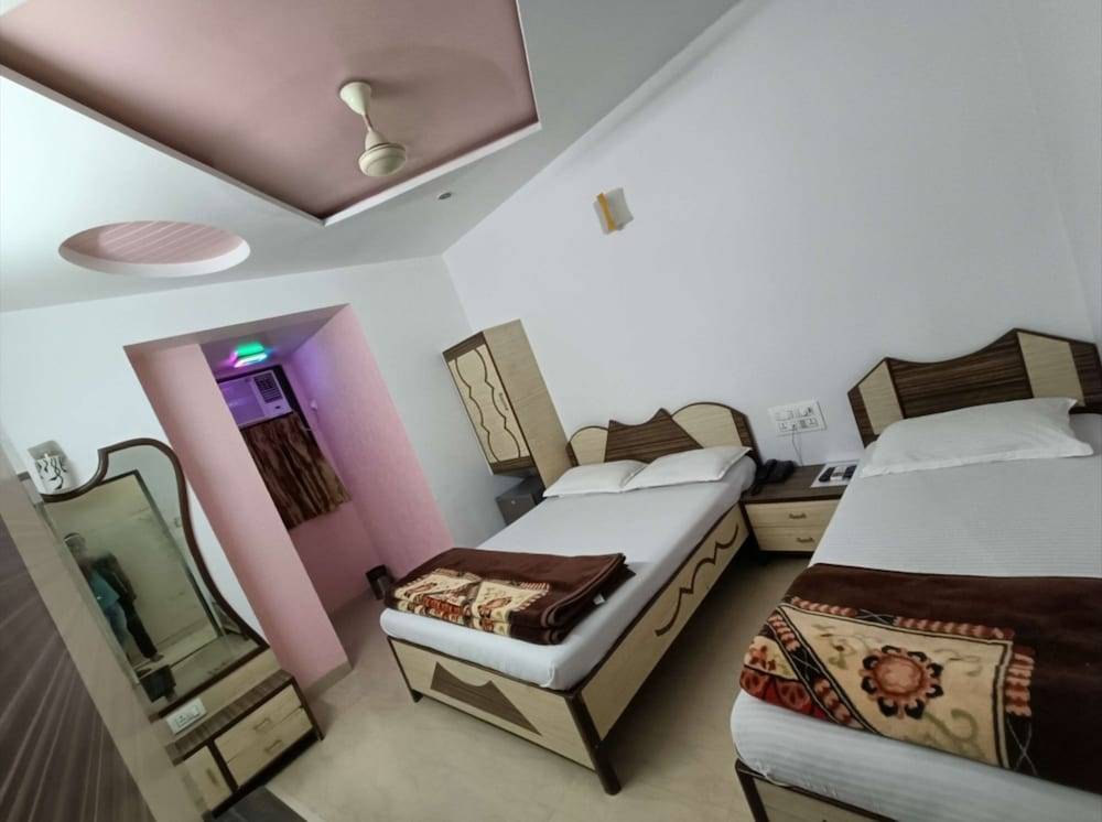 Hotel Broadway Colaba Mumbai 23/50