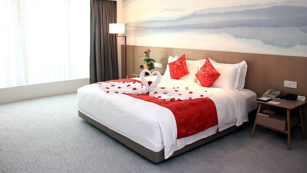 Crowne Plaza Zhuhai City Center 13/78