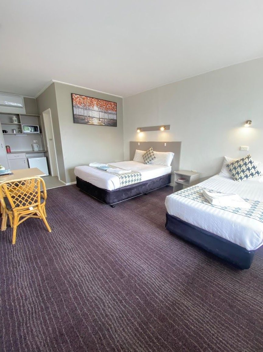 COBB INLANDER MOTEL 9/32