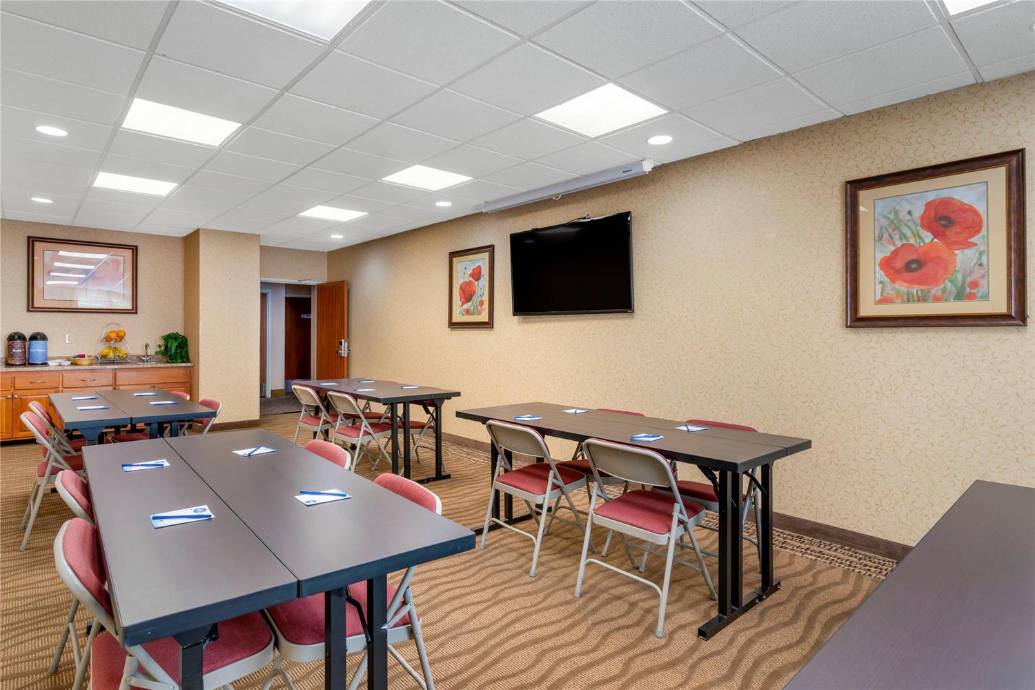 Comfort Suites Eugene University, OR 21/24