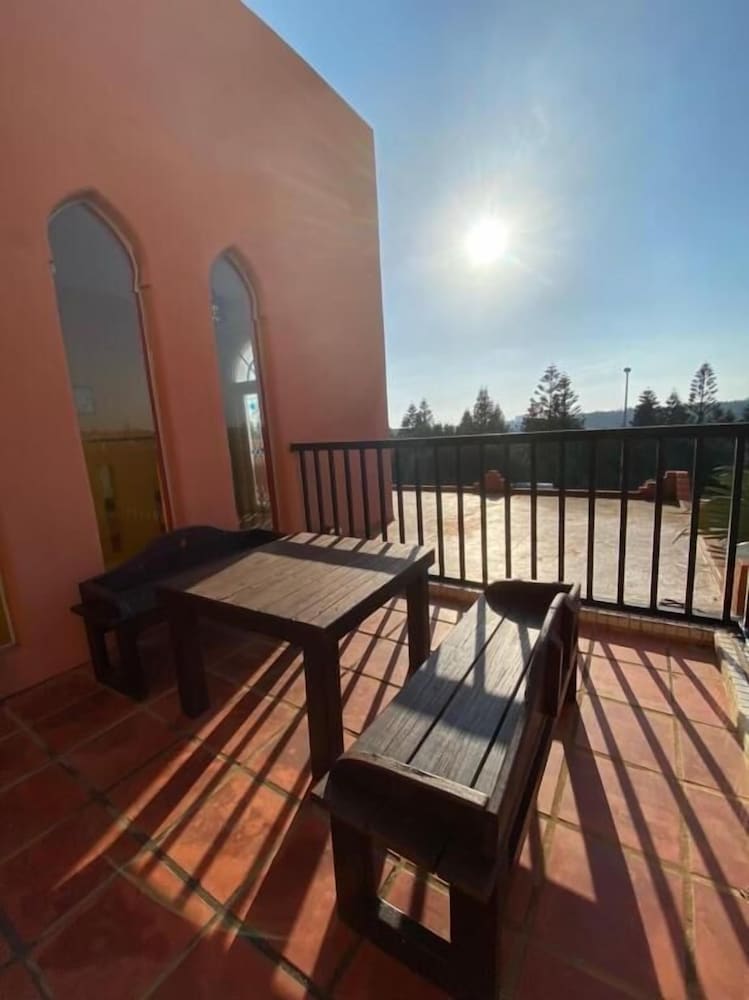 Raid Gardden Boutique Hotel 43/49