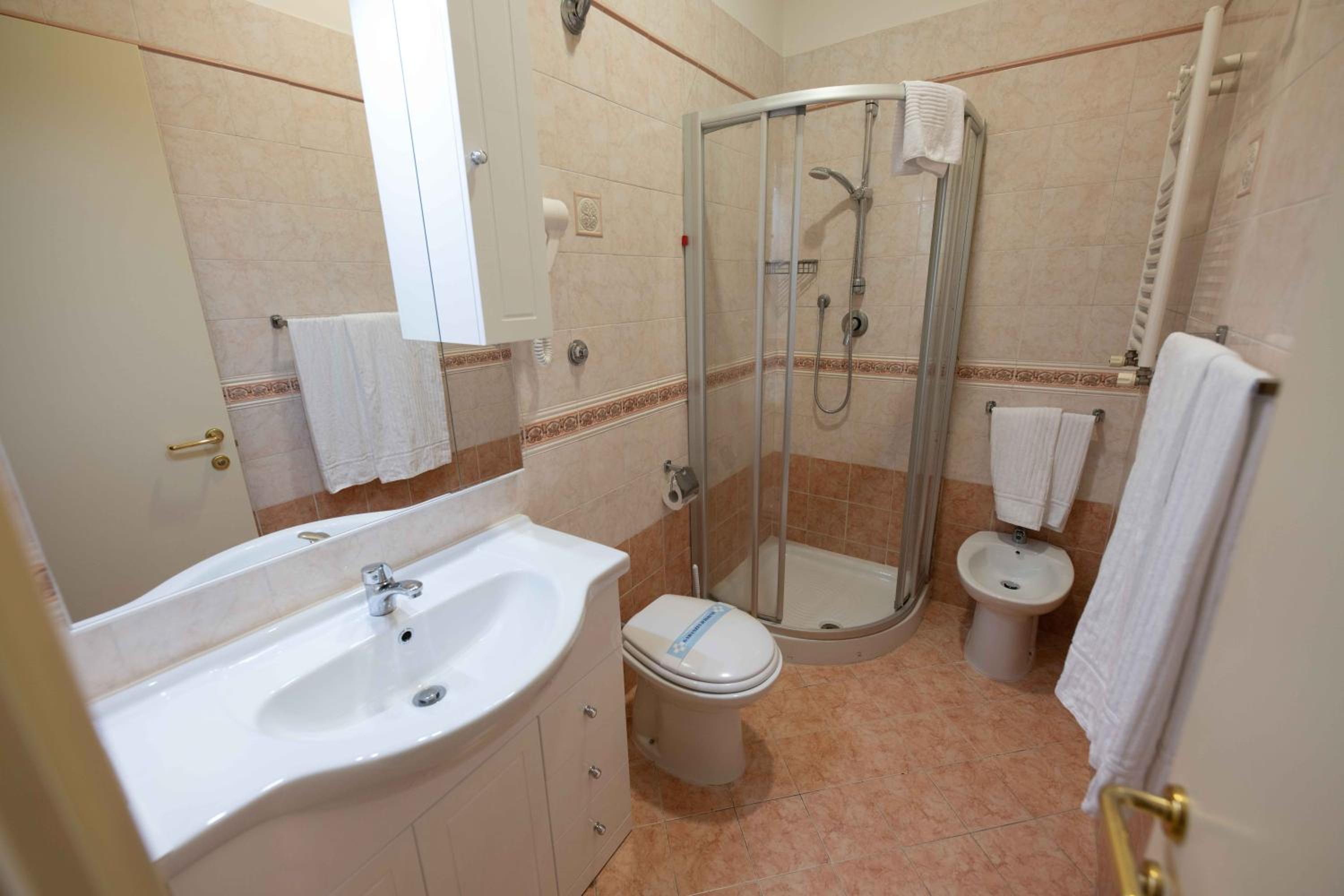 Room, Quadruple, Twin Beds, Sofa