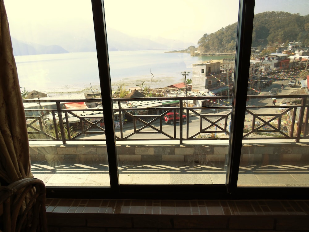 Urban Boutique Hotel Pokhara 26/30
