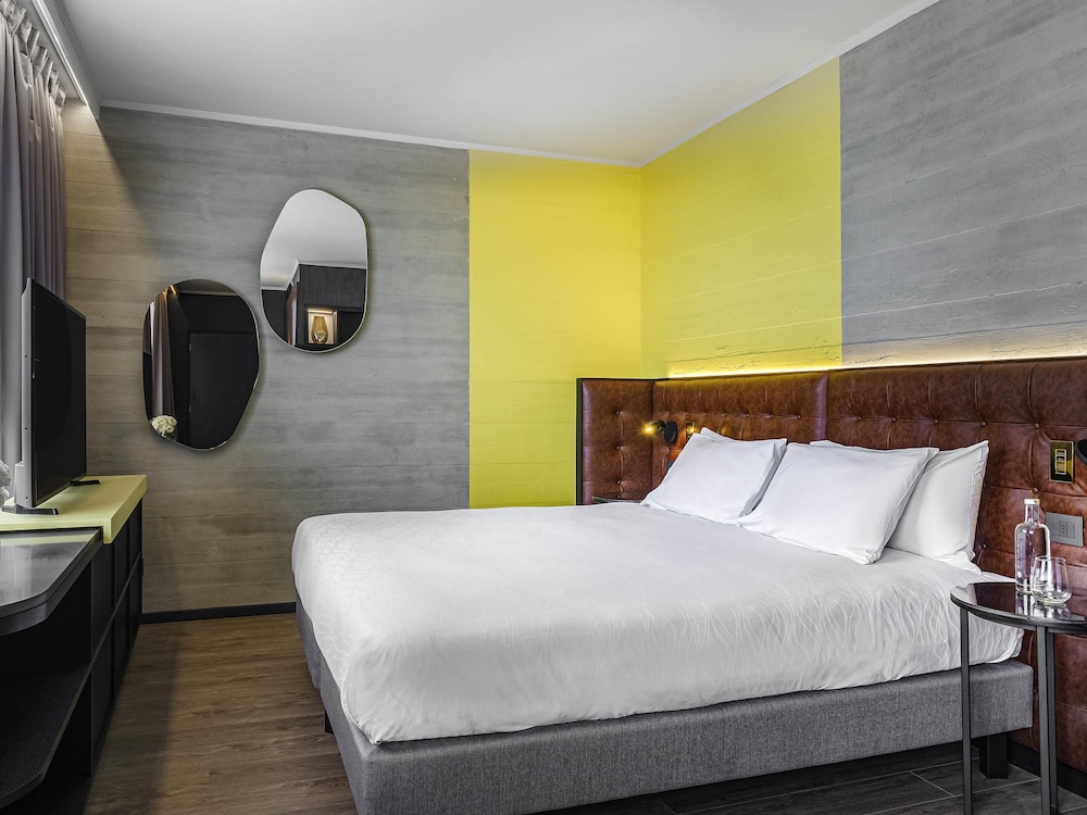 Pullman Santiago El Bosque 11/49