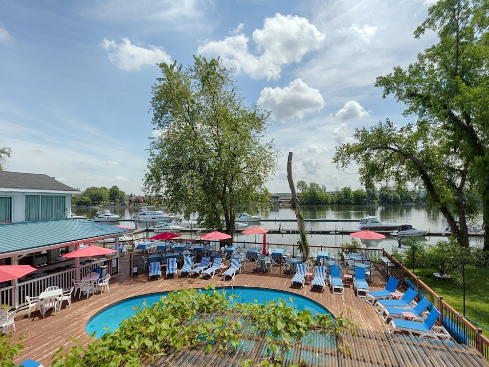Auberge Handfield 35/50