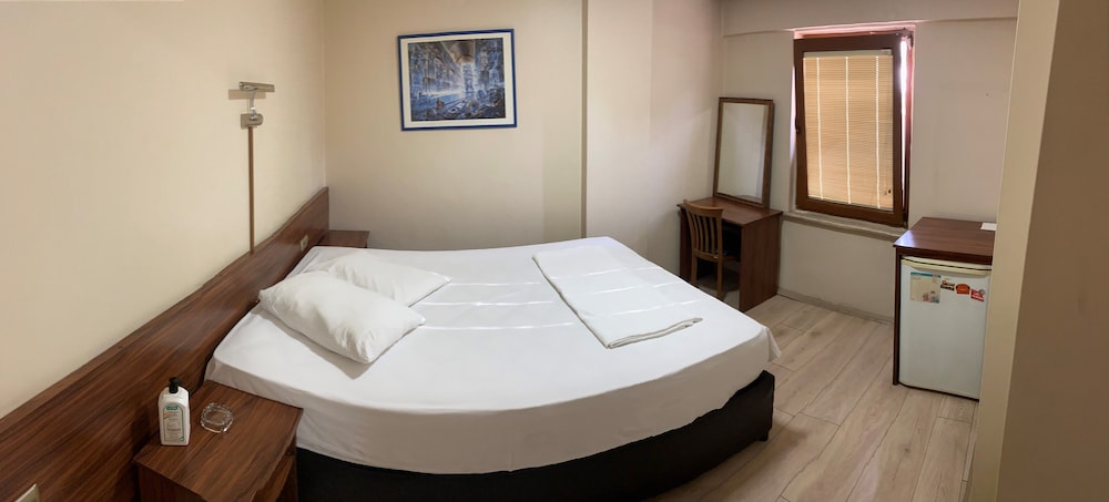 Hotel Cenedag 7/33