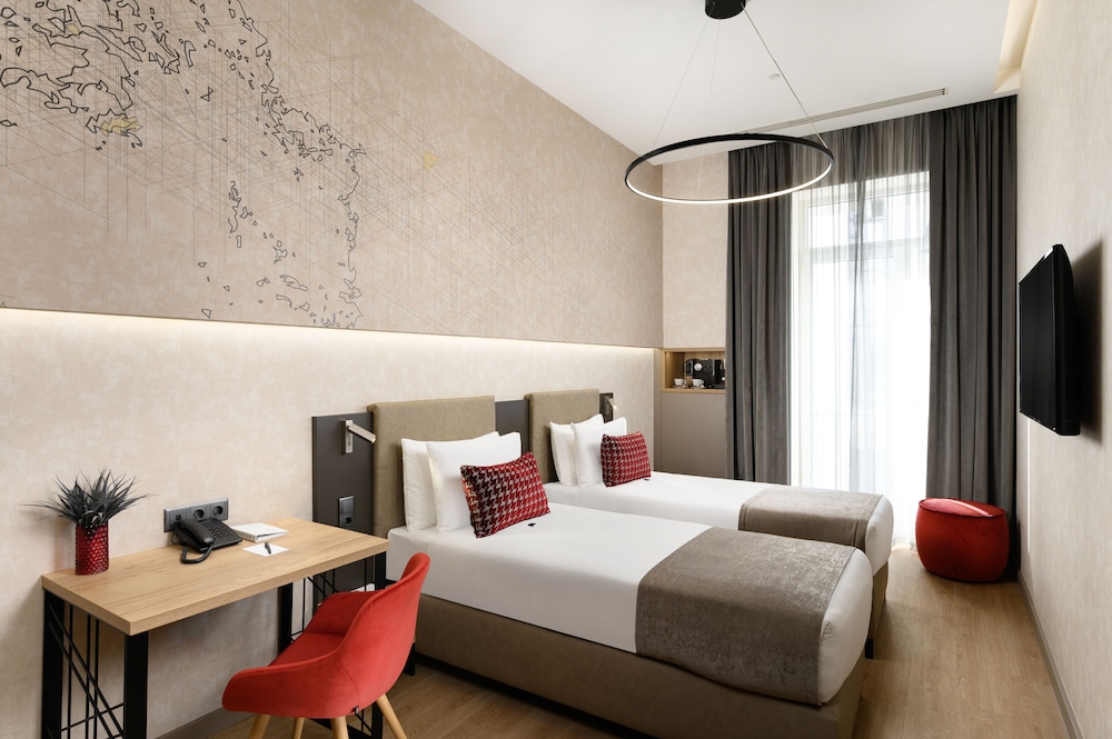 SUPERIOR, TWIN BEDS, FRENCH BALCONY