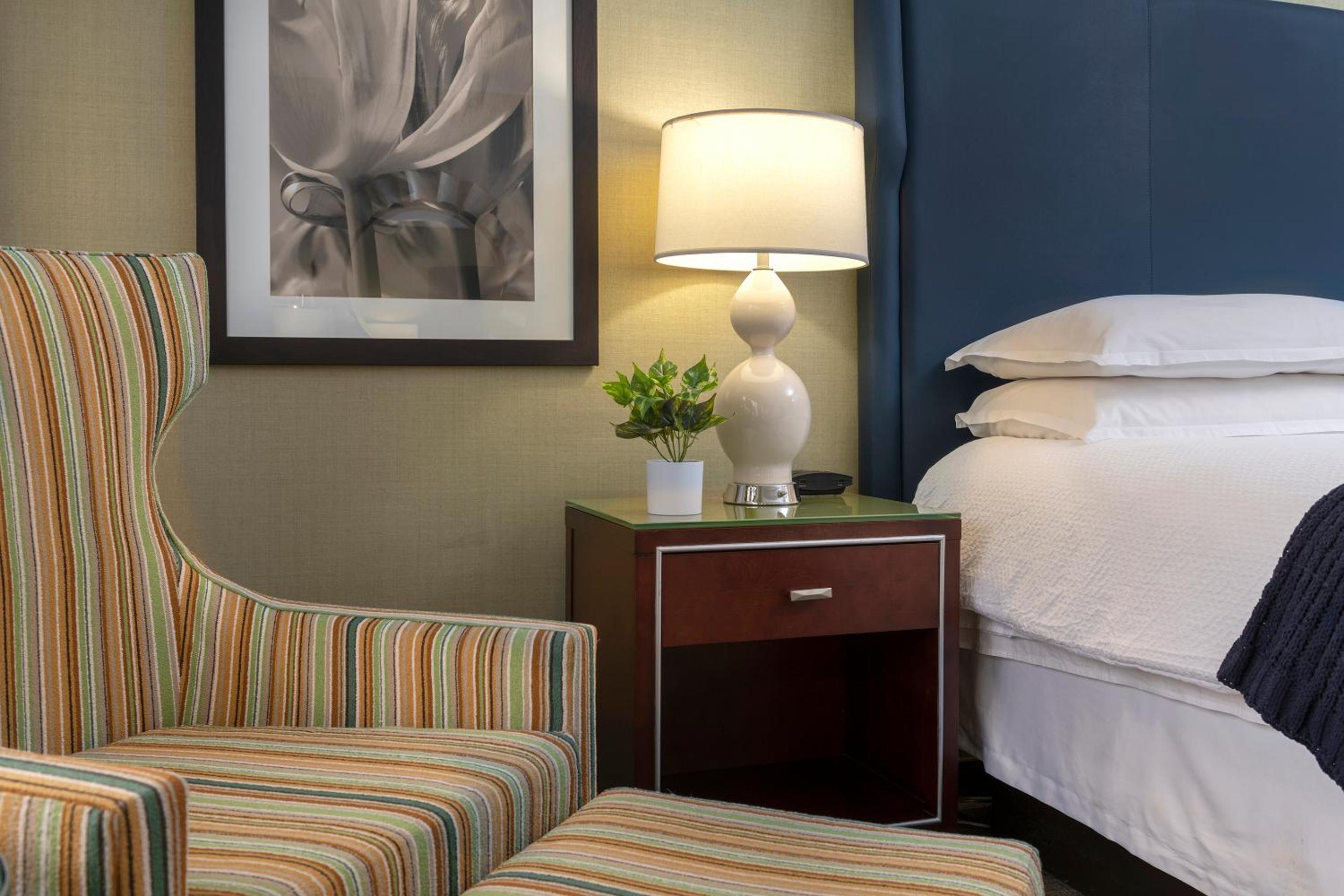 Hampton Inn & Suites Canton