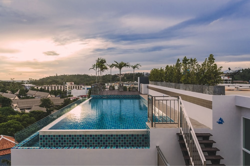 Condo in Kata in Ozone - Unit A708 19/23