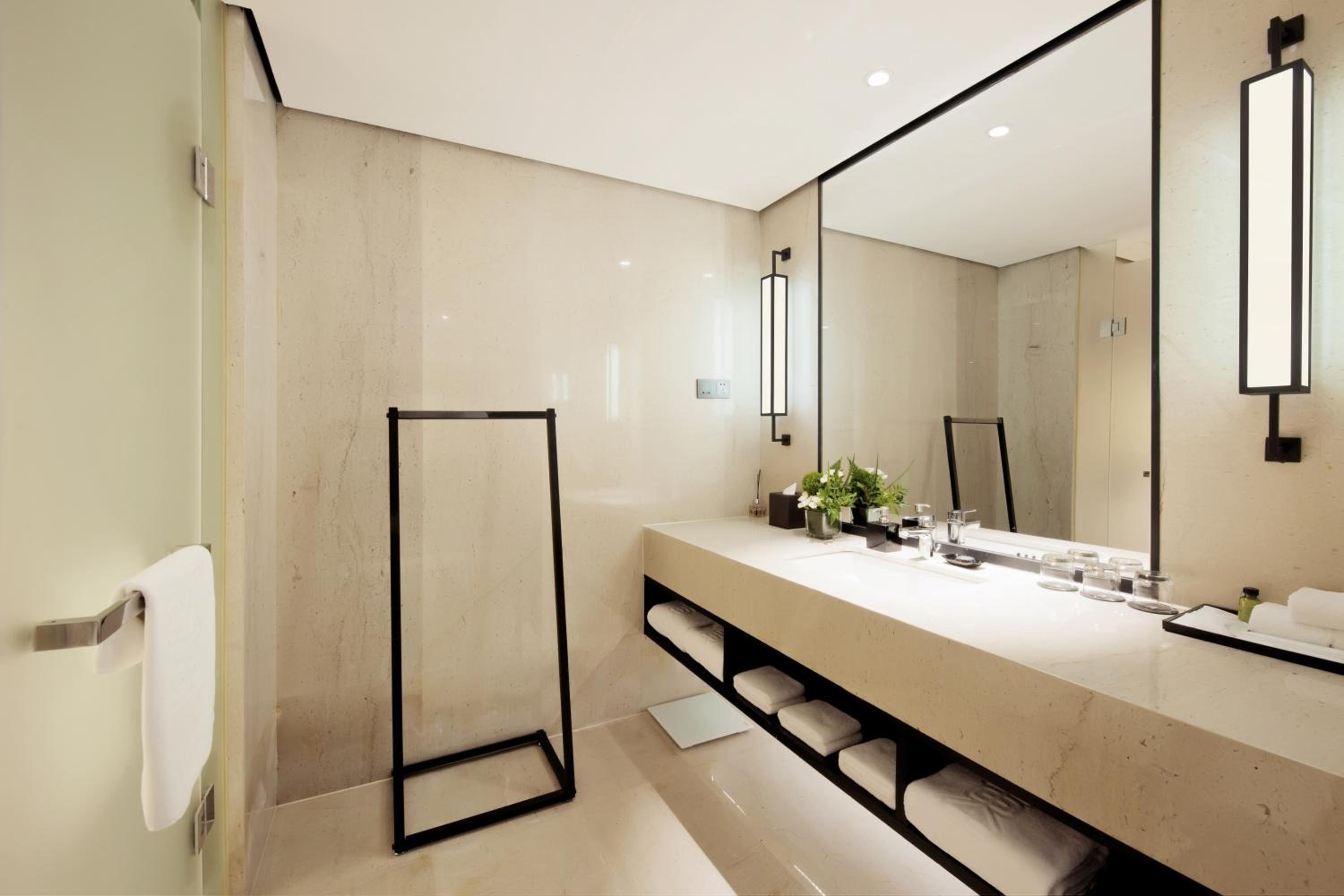 Deluxe, Family, King Bed, Sofa, Xi'an Eastern House Boutique Hotel 8/10