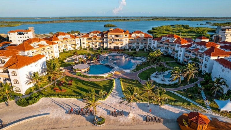 Grand Caribe Belize 111/115