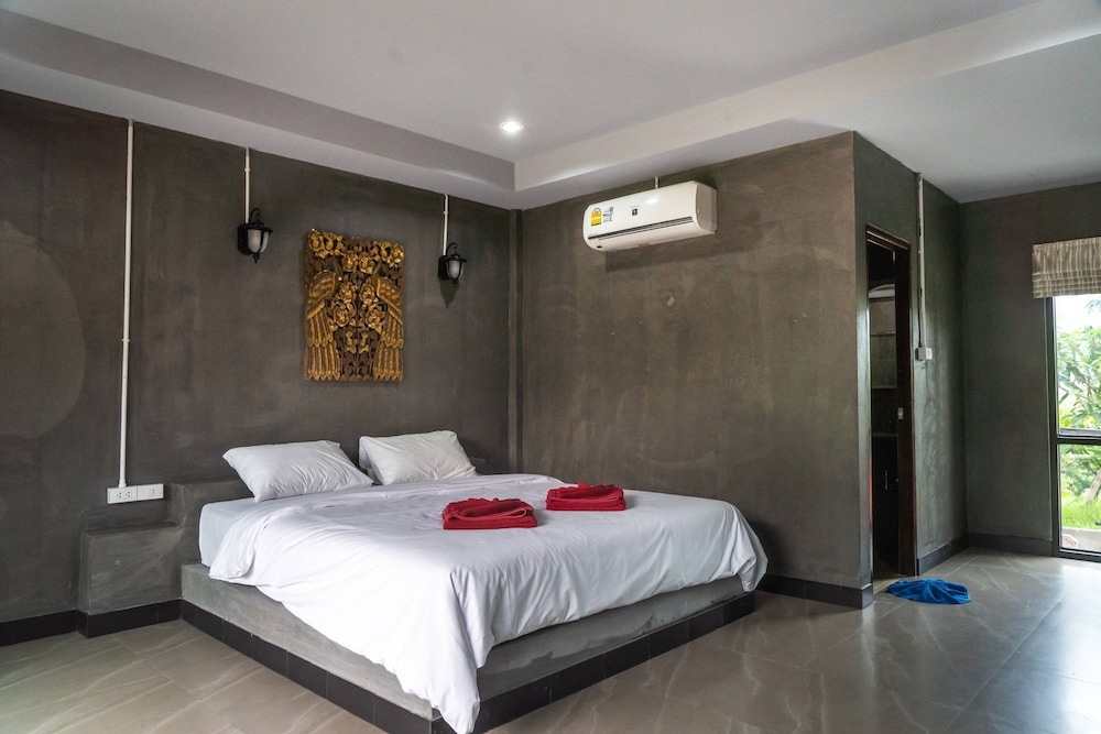 Chomview Resort 49/70