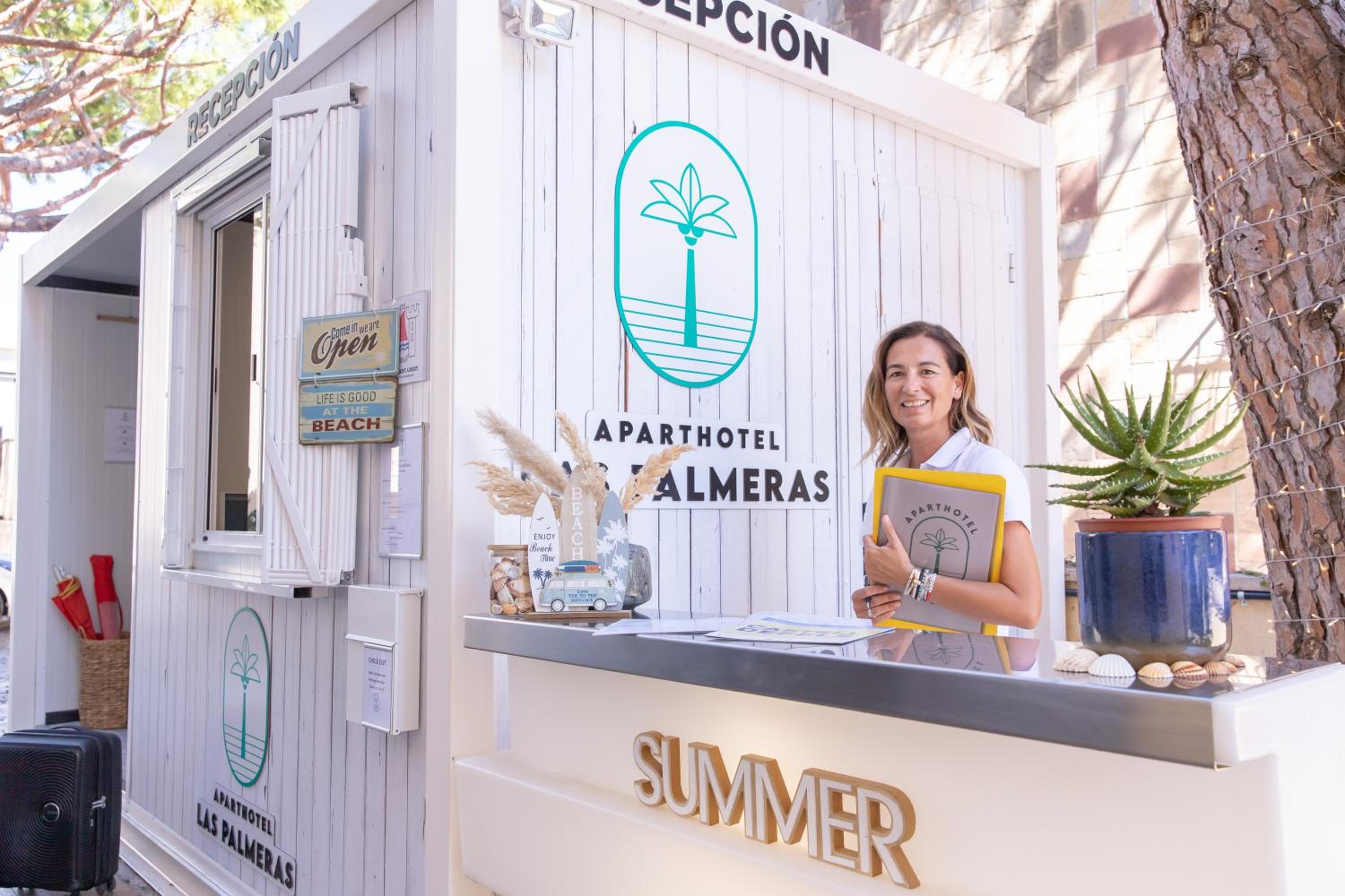 Aparthotel Las Palmeras 7/50
