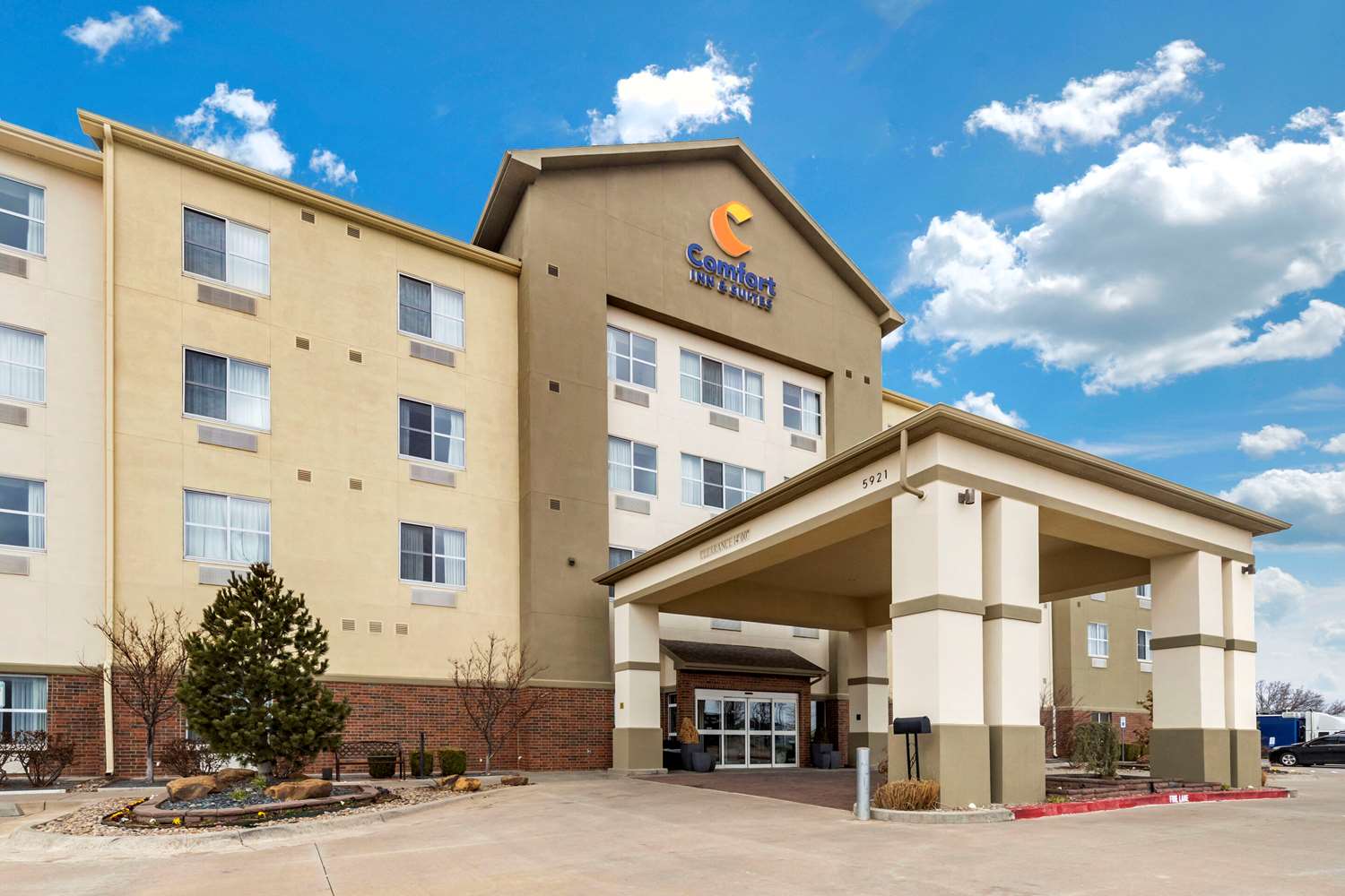 Comfort Inn & Suites Oklahoma City West - I-40 13/13