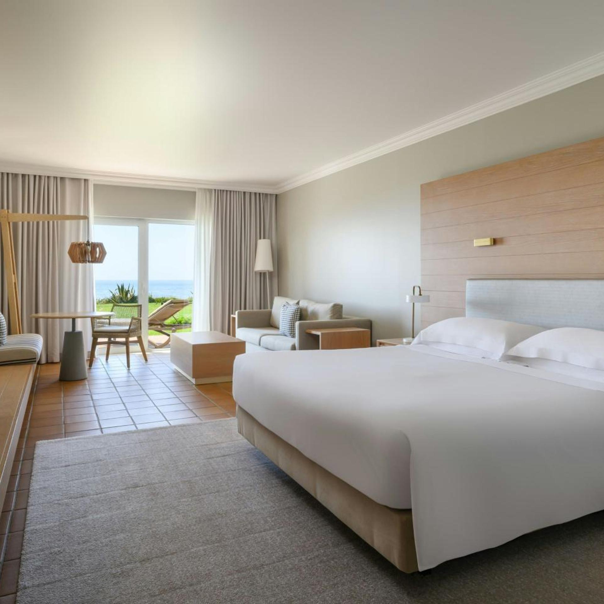 Guest Room, King Bed, Ocean Front