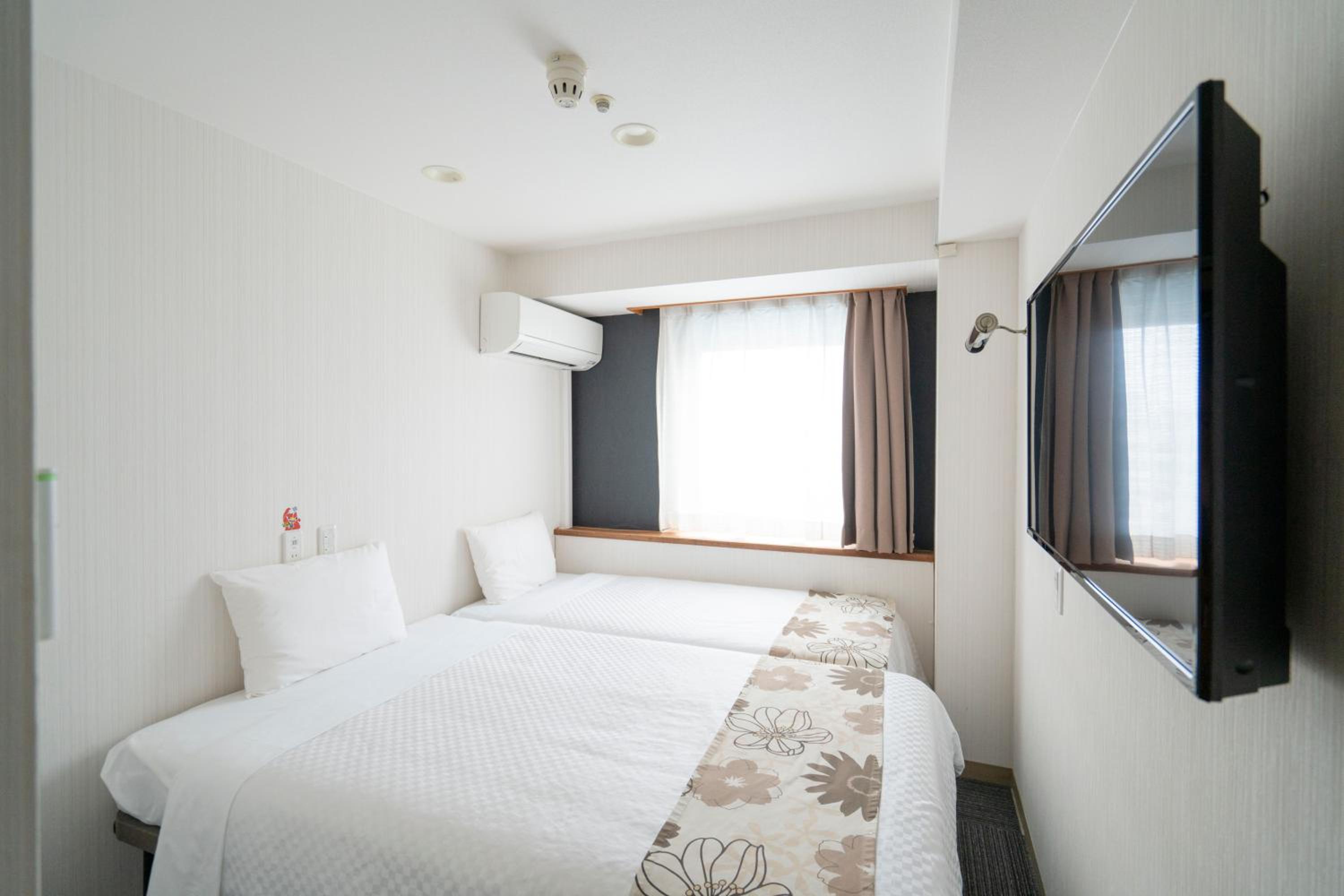 Semi Room, 1 Double and 1 Single Bed, Small
