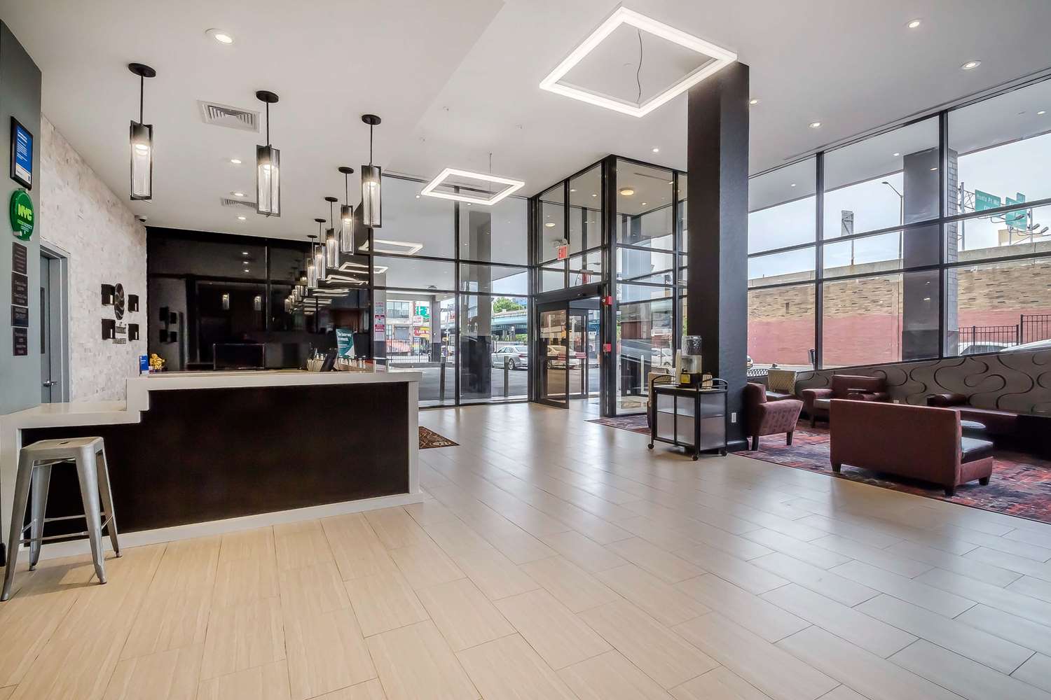 Comfort Inn And Suites Near Stadium 6/44