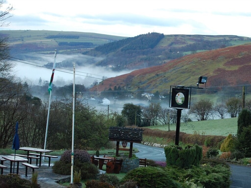 Britannia Inn 3/52