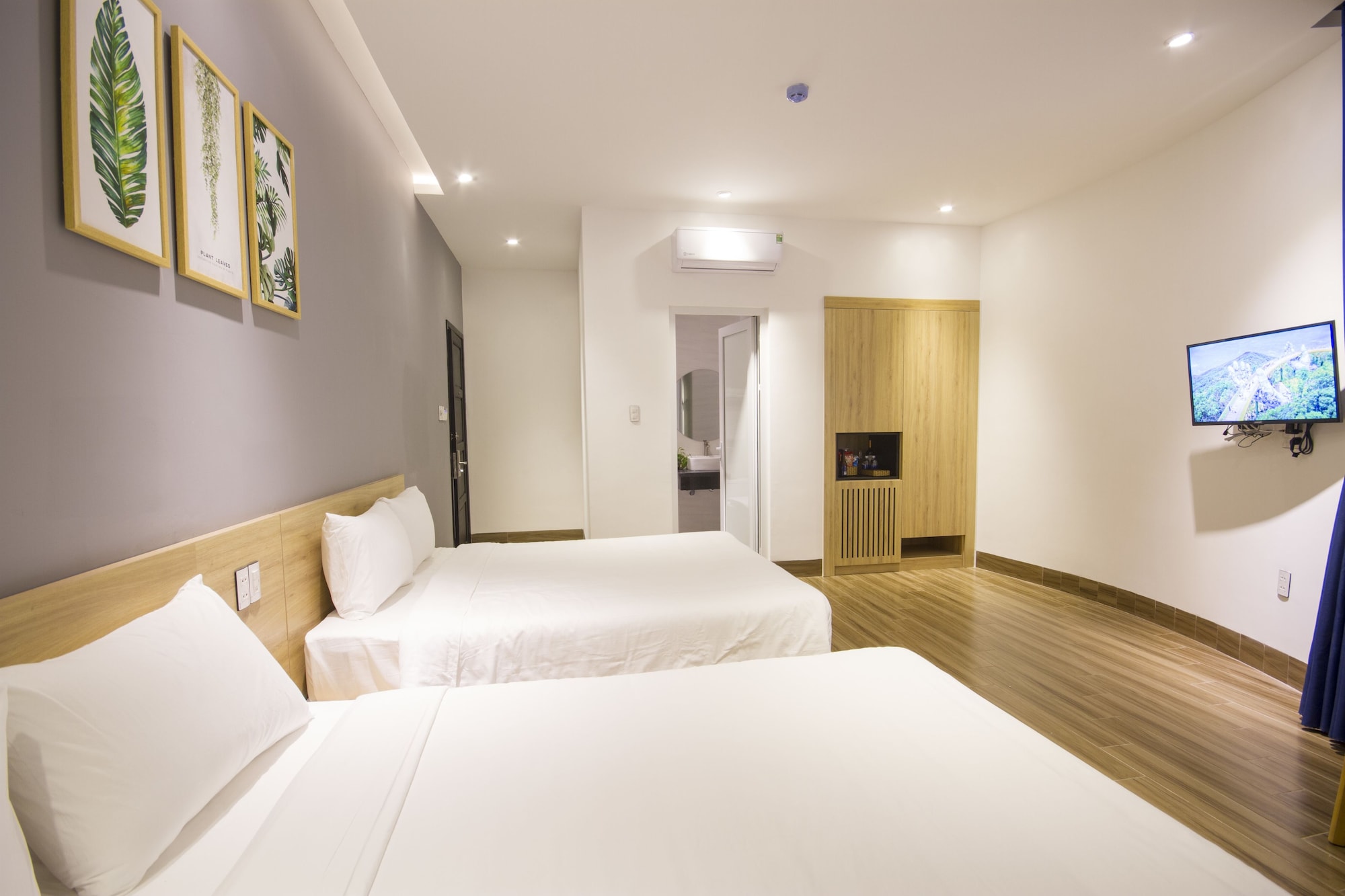 FAMILY, QUADRUPLE, 2 DOUBLE BEDS, CITY VIEW