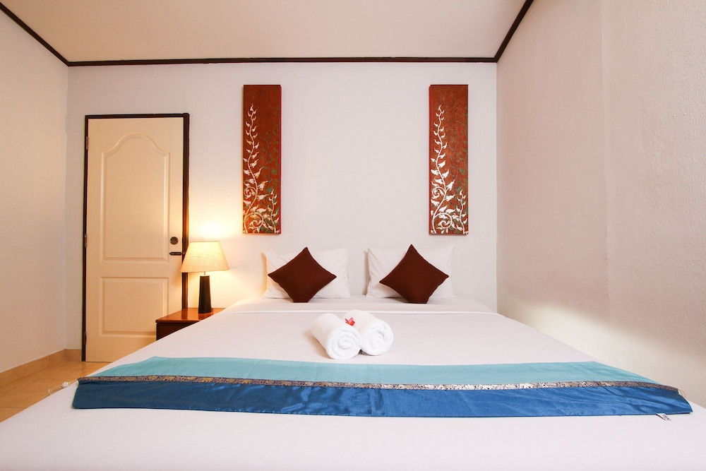 Eden Resort & Villas 6/29