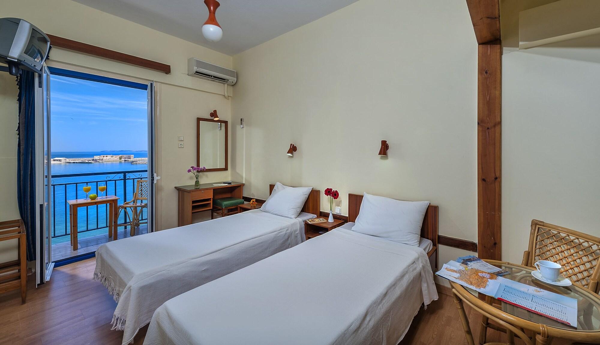 Lucia Hotel 10/47