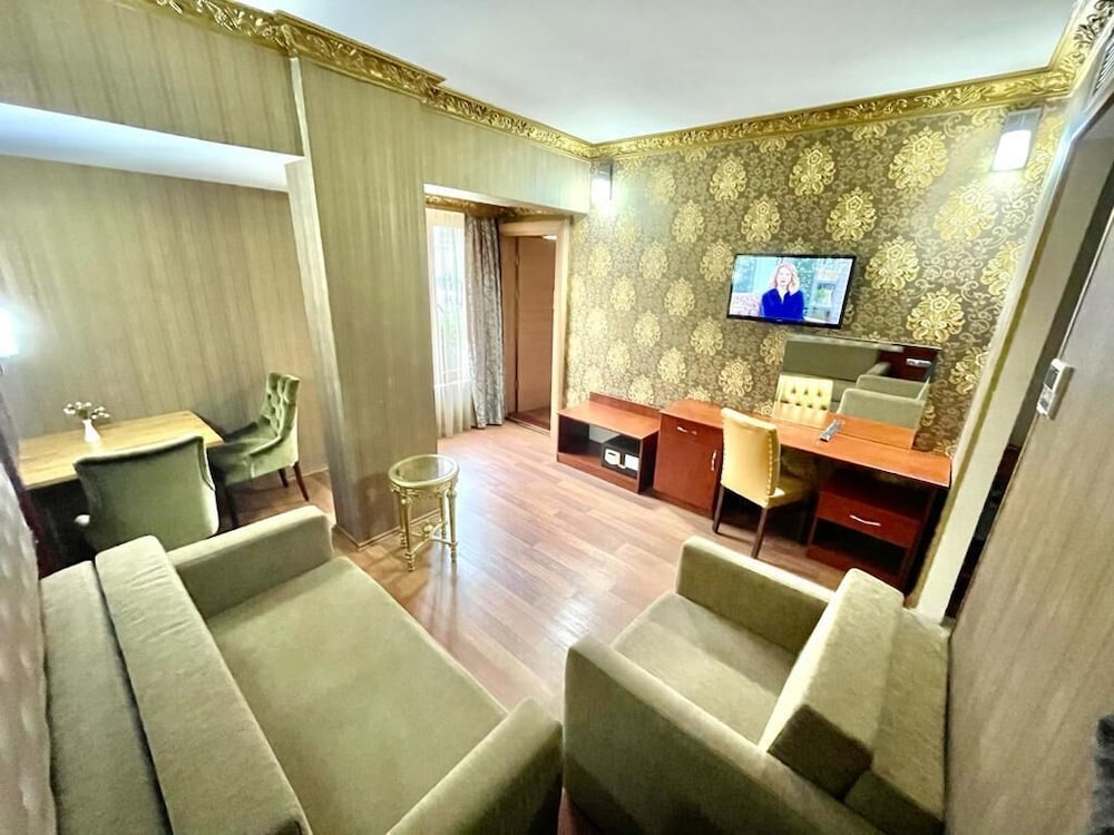 Alrazi Hotel 38/56