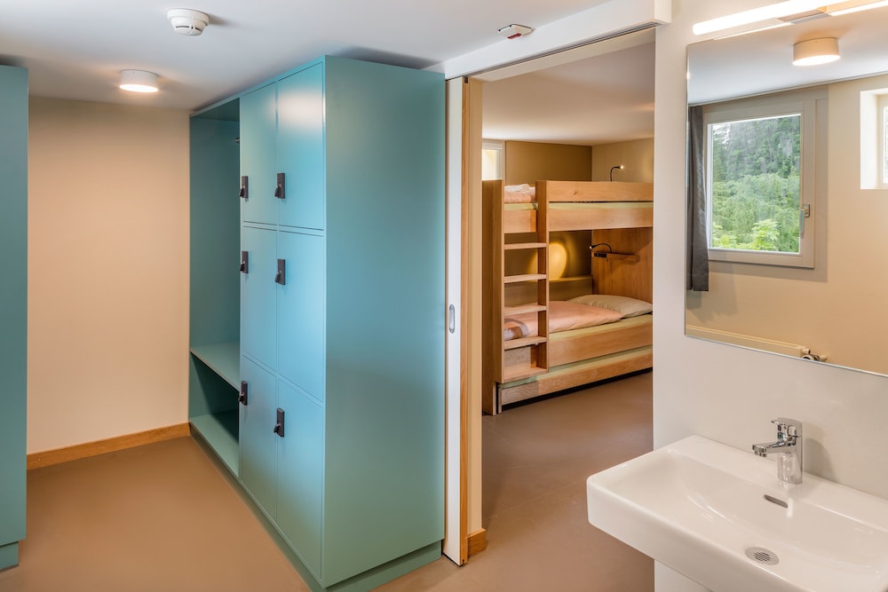 Youth Hostel Crans Montana 25/53