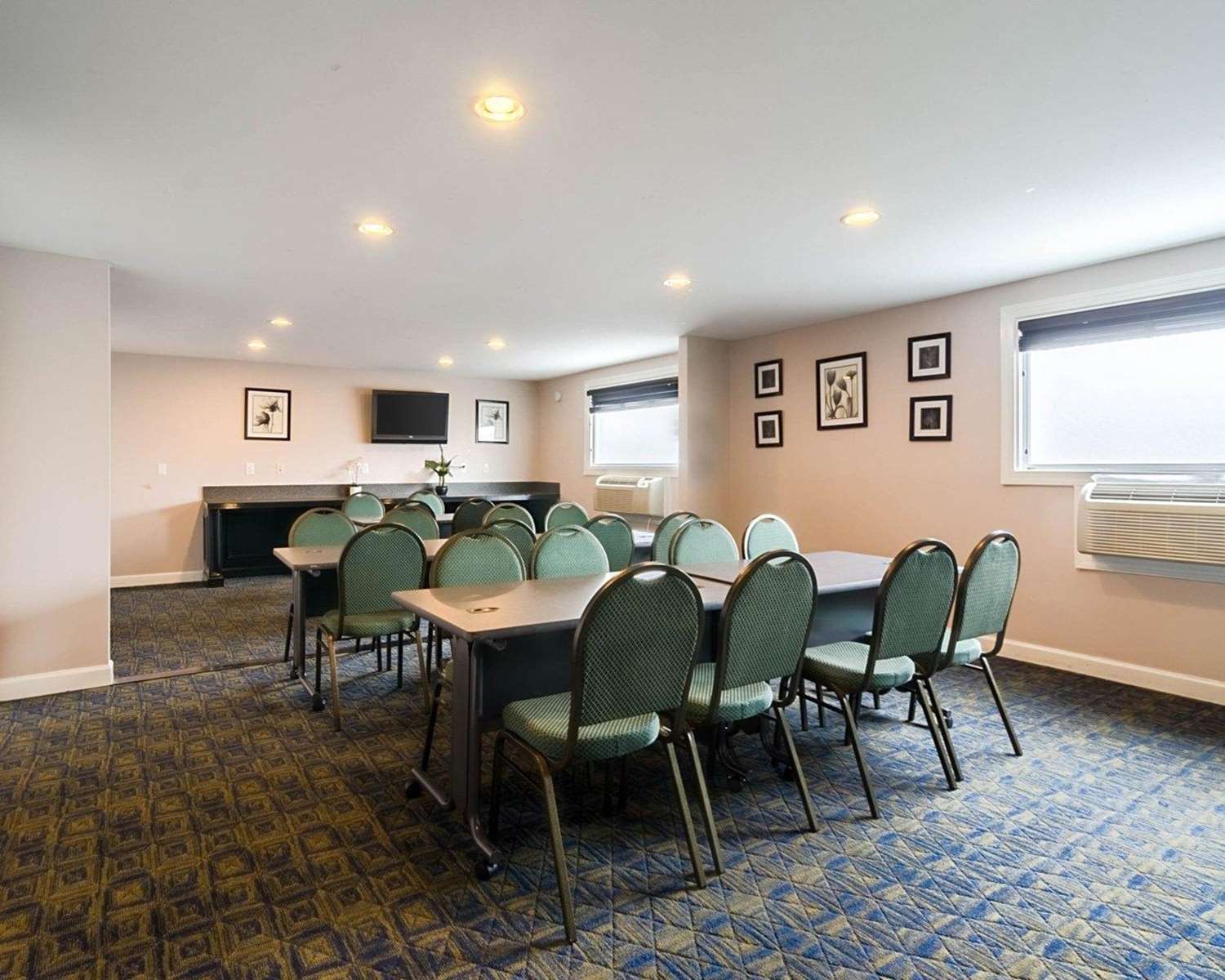 Rodeway Inn Suites Williamsburg Central 9/12