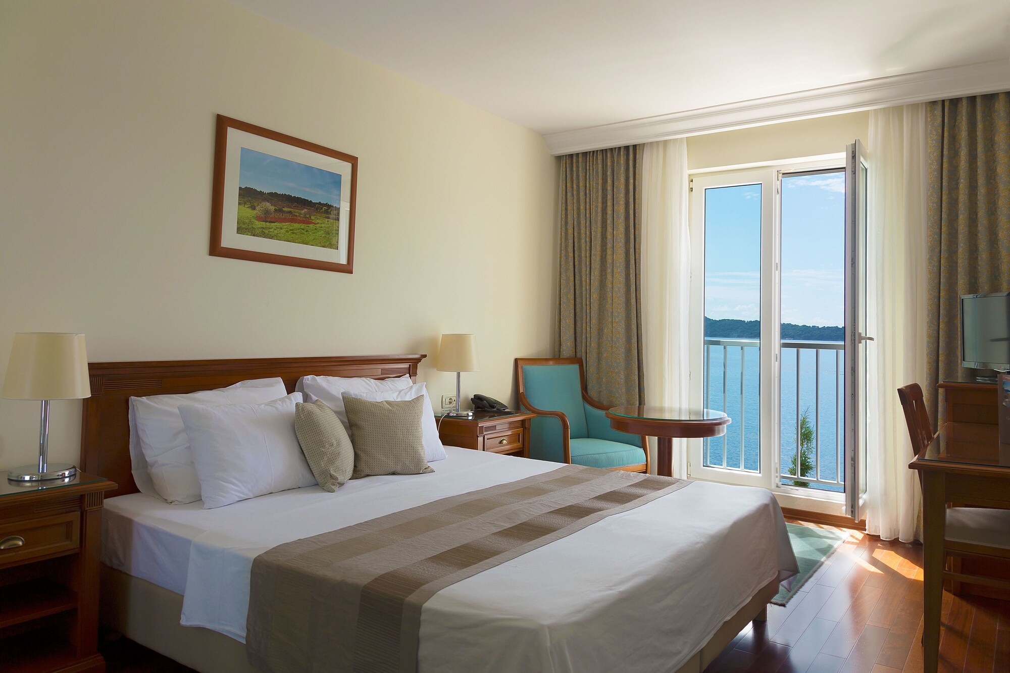 ROOM, DOUBLE OR TWIN BED, SEA VIEW