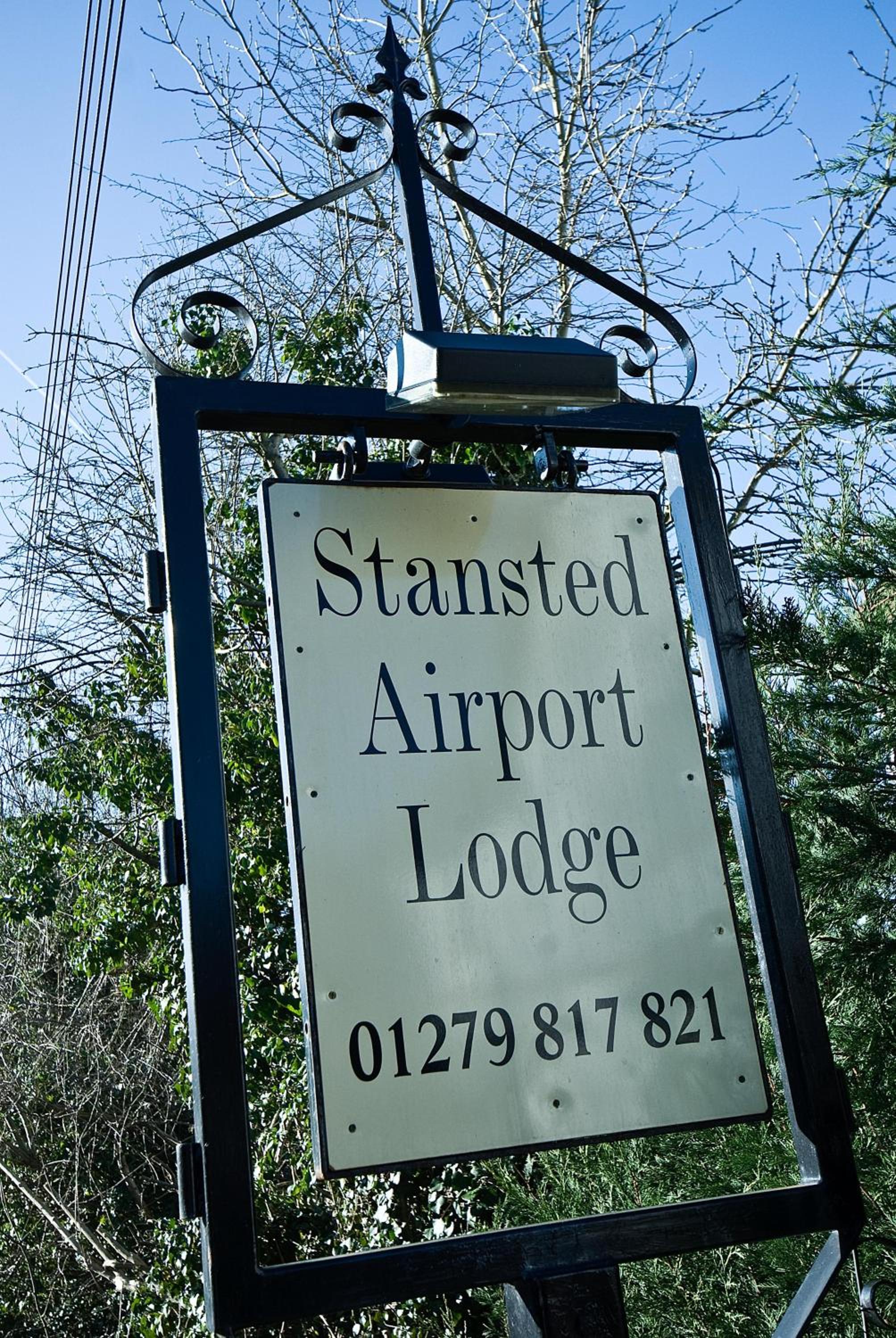 Stansted Airport Lodge 3/27