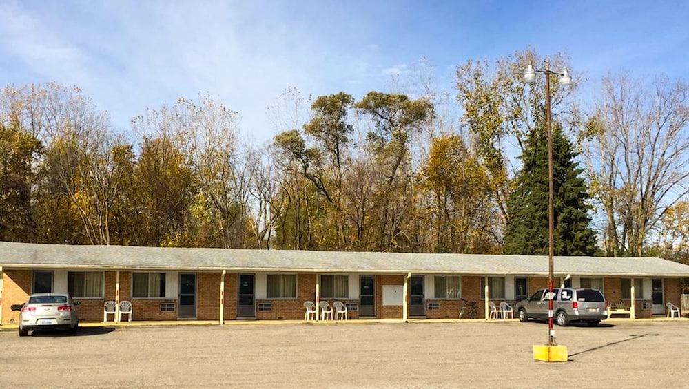 Alma Motel Alma 2/23