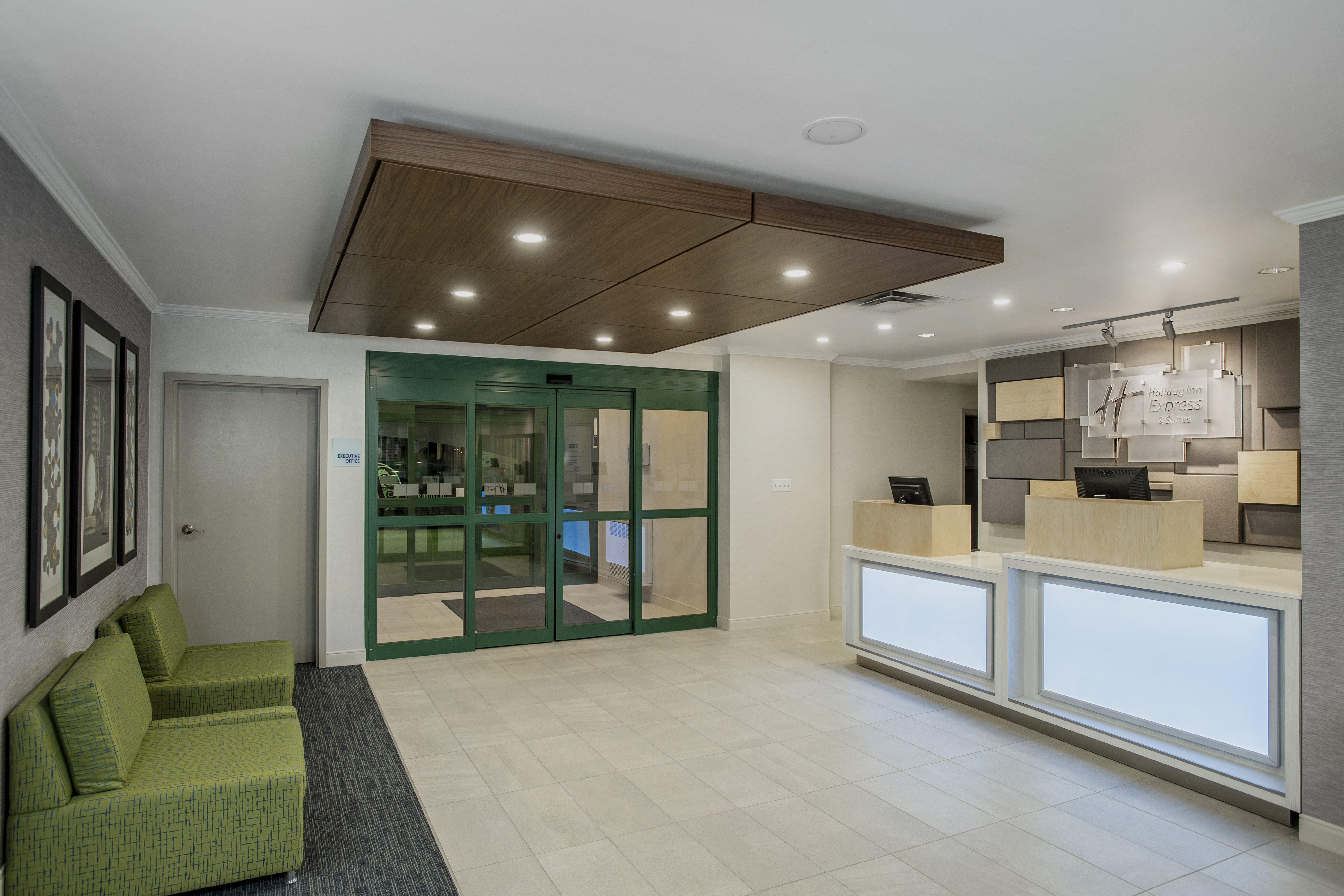 Holiday Inn Express Hotel Suites Medicine Hat Transcanada Hwy 11/75