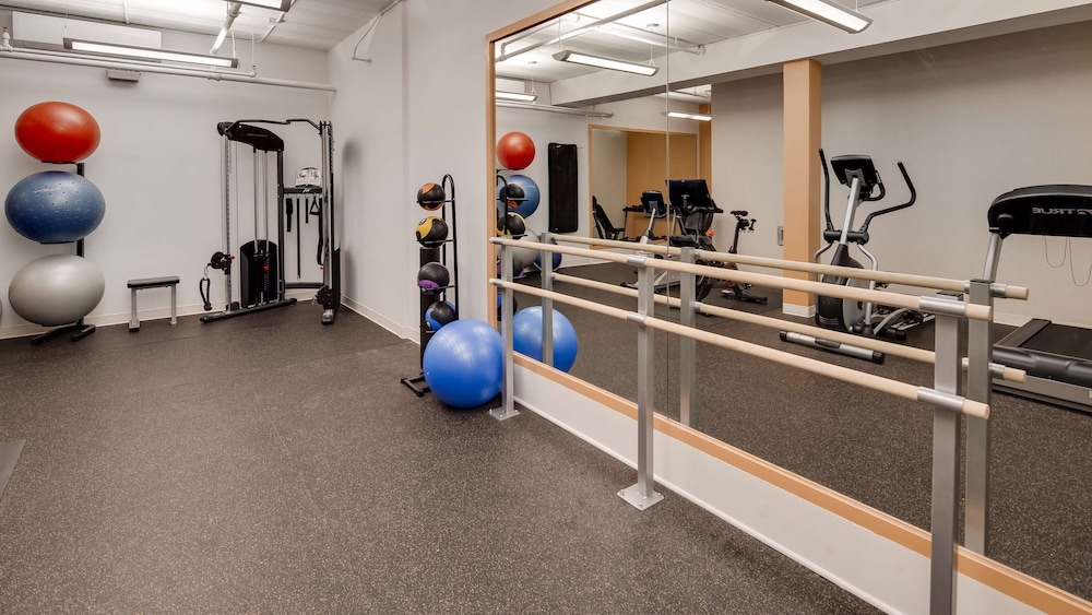 Best Western Plus Morristown Inn 28/40