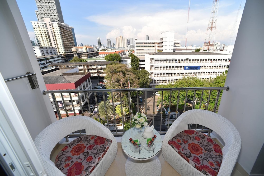 Parvena Hotel 57/64