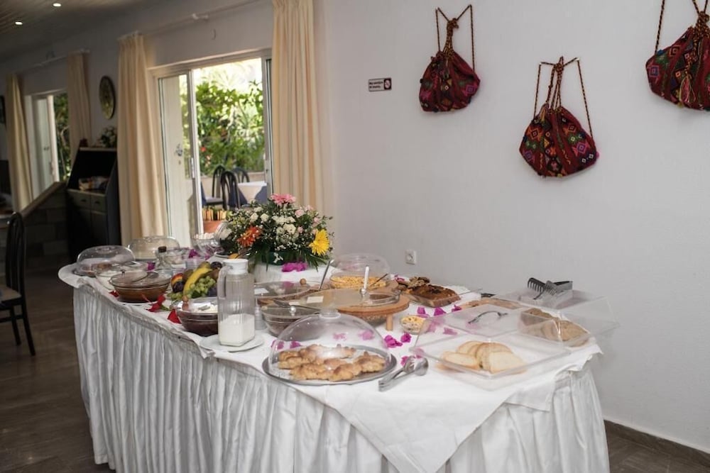 Gorgona Hotel 11/47